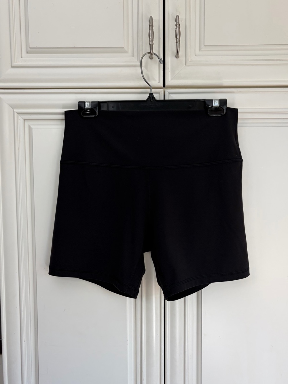 Lululemon women’s luon high rise athletic shorts